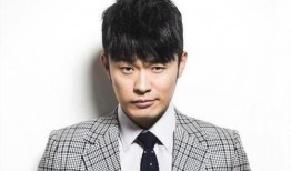 最新爆料男艺人岳明辉,神秘女友身份引热议